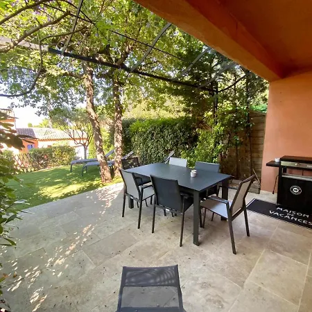 Vue Donnant Sur Le Golfe De St Tropez, 2 Chambres, 6 Pers, Piscine Commune Prázdninový dům *